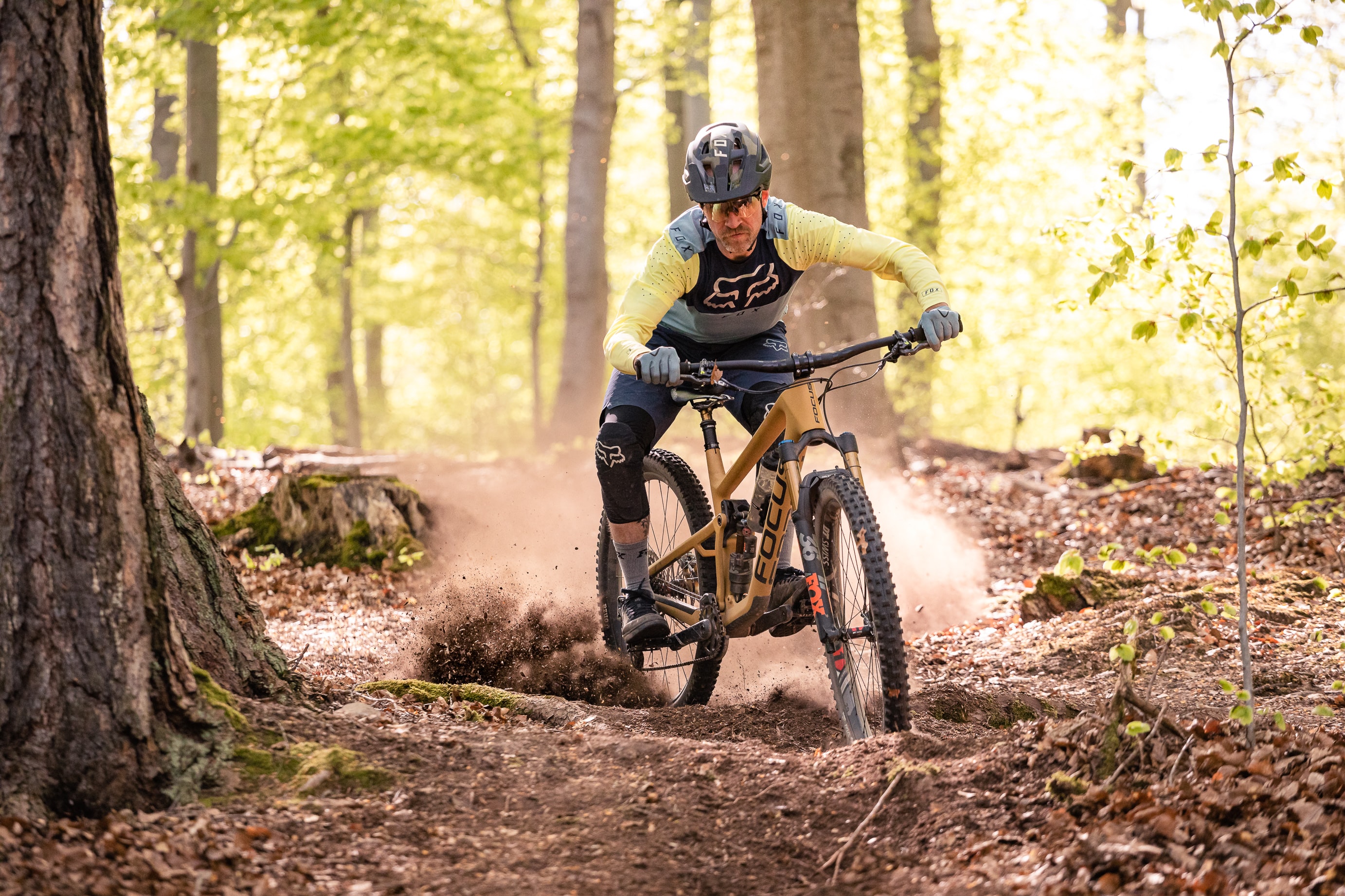 mountain biking shoes unique